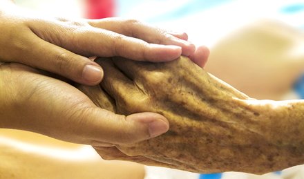 Salud y Familias pone en marcha el proyecto de seguimiento de pacientes crónicos 'Cuidando de ti'