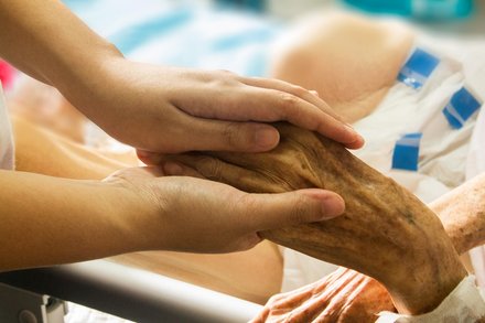 Webinar: Atención integral a las personas que viven con fragilidad en los hospitales Imagen de truthseeker08 de Pixabay