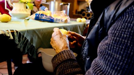La cronicidad en pacientes pluripatológicos: un desafío asistencial y económico Foto de Matthias Zomer: https://www.pexels.com/es-es/foto/persona-con-chaqueta-negra-y-morada-frente-a-un-tapete-gris-233236/