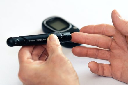 Más de 9.000 enfermos crónicos han participado en el programa 'Paciente Activo' de Osakidetza Foto de PhotoMIX Company: https://www.pexels.com/es-es/foto/persona-con-tubo-negro-1001897/