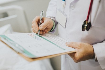 La medicina en 2035: más médicos para pacientes crónicos y menos pediatras Imagen de Freepick